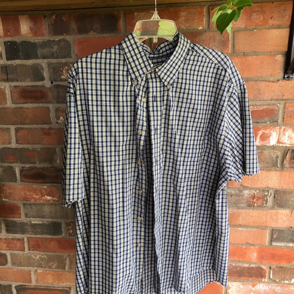Men’s short sleeve Button down shirt